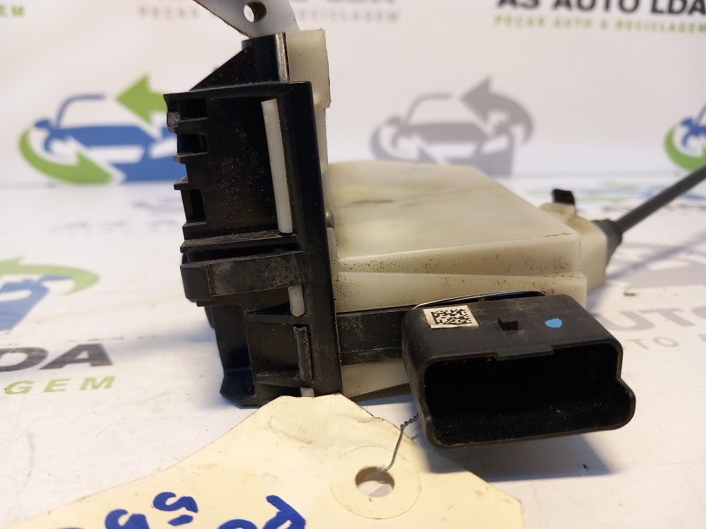 Fecho da porta tras direito Peugeot 208