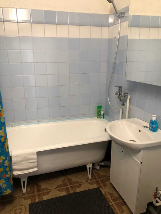 1-к метро Лыбедская Дворец Украина/Либідська Палац Україна подобово