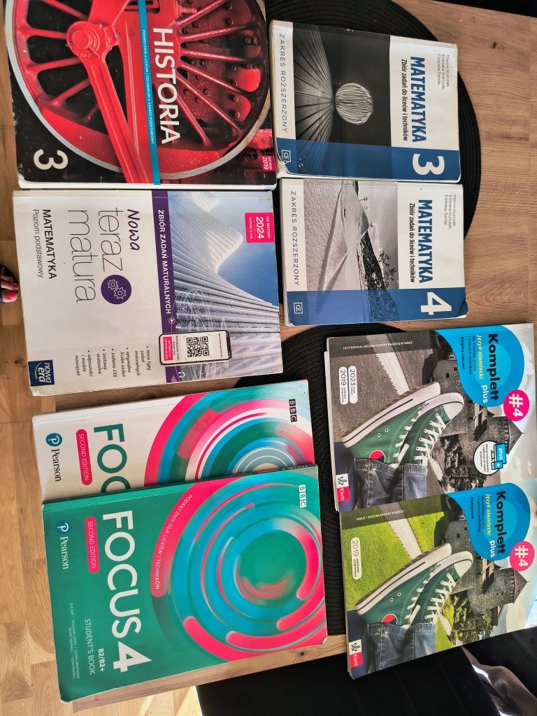 Podręczniki szkolne do liceum i technikum