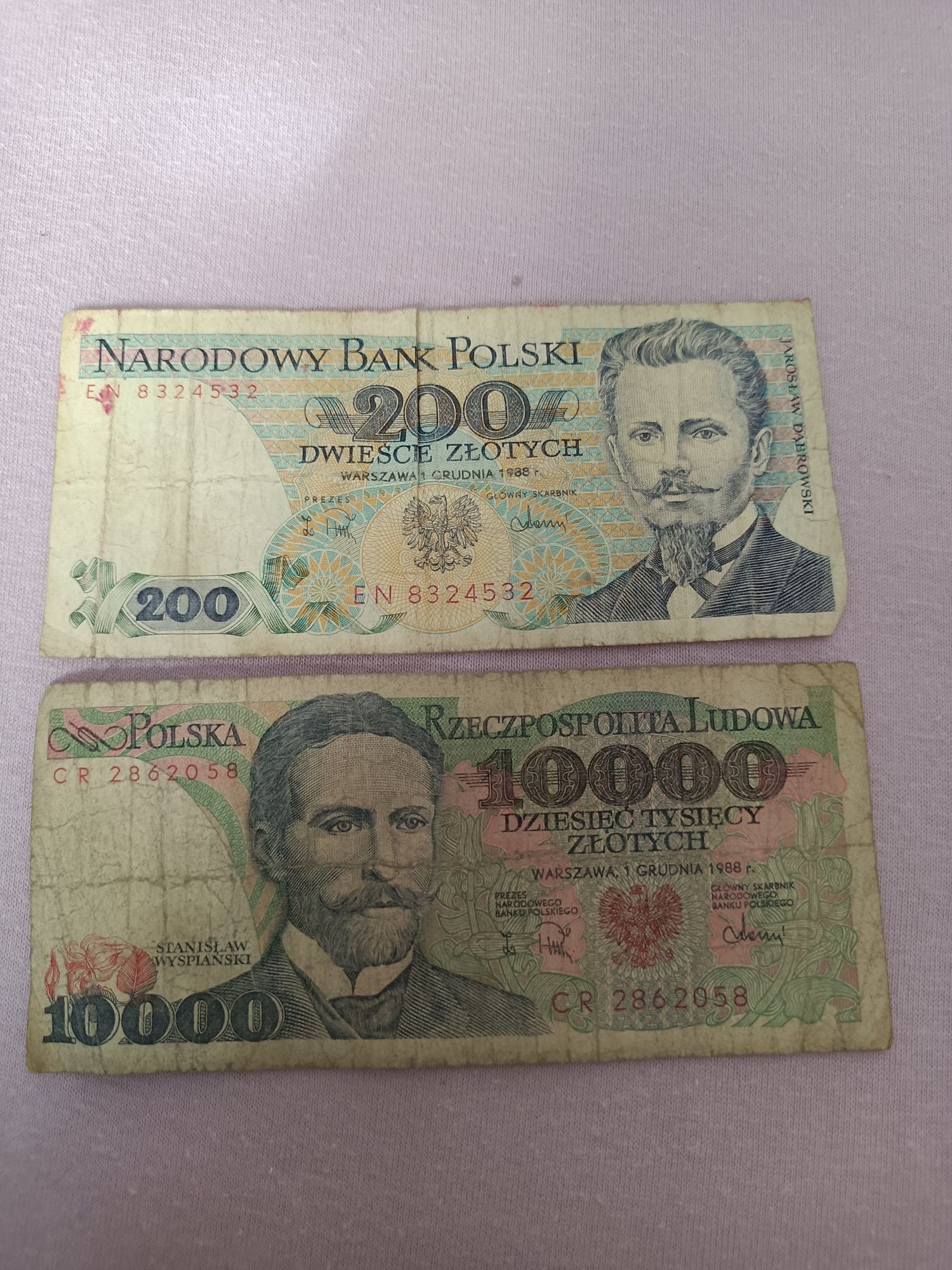 Sprzedam banknoty polskie PRL 200zł i 10000zł stan bardzo dobry