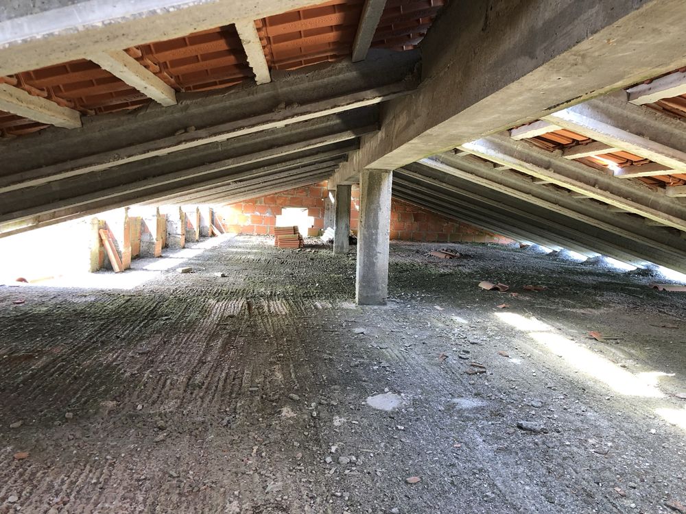 Quinta rustica 4320 m , com moardia t3 c permissao para finalizar obra