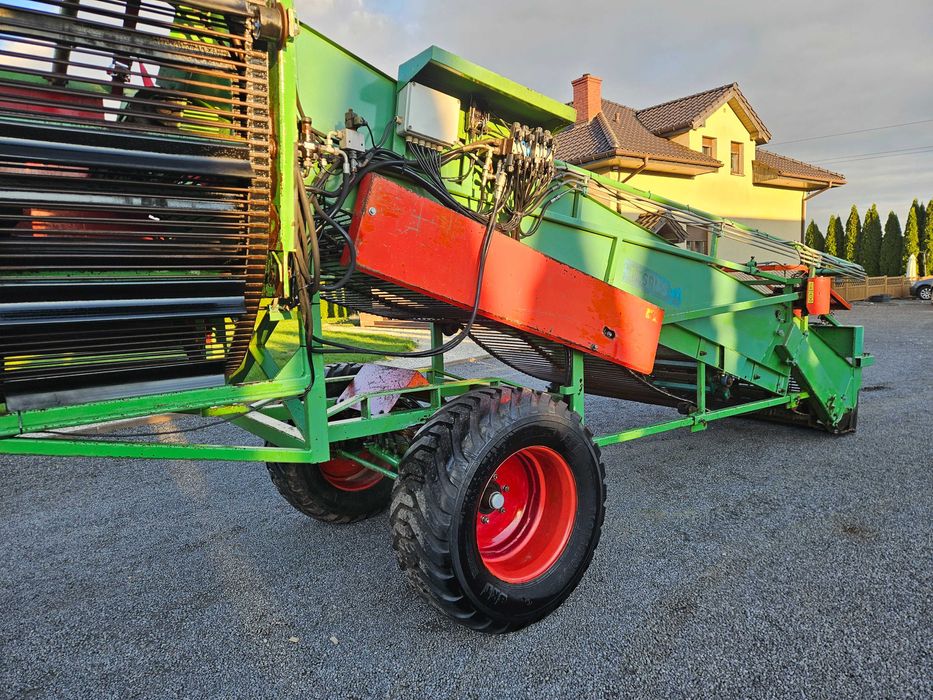 Kombajn do kopania sadzonek oraz warzyw ziół Basrijs