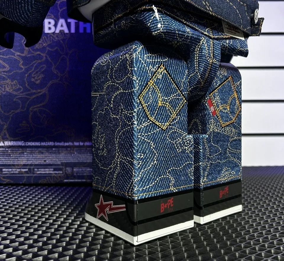 Колекційна іграшка Bearbrick BAPE x Levis 1000% , 70 см