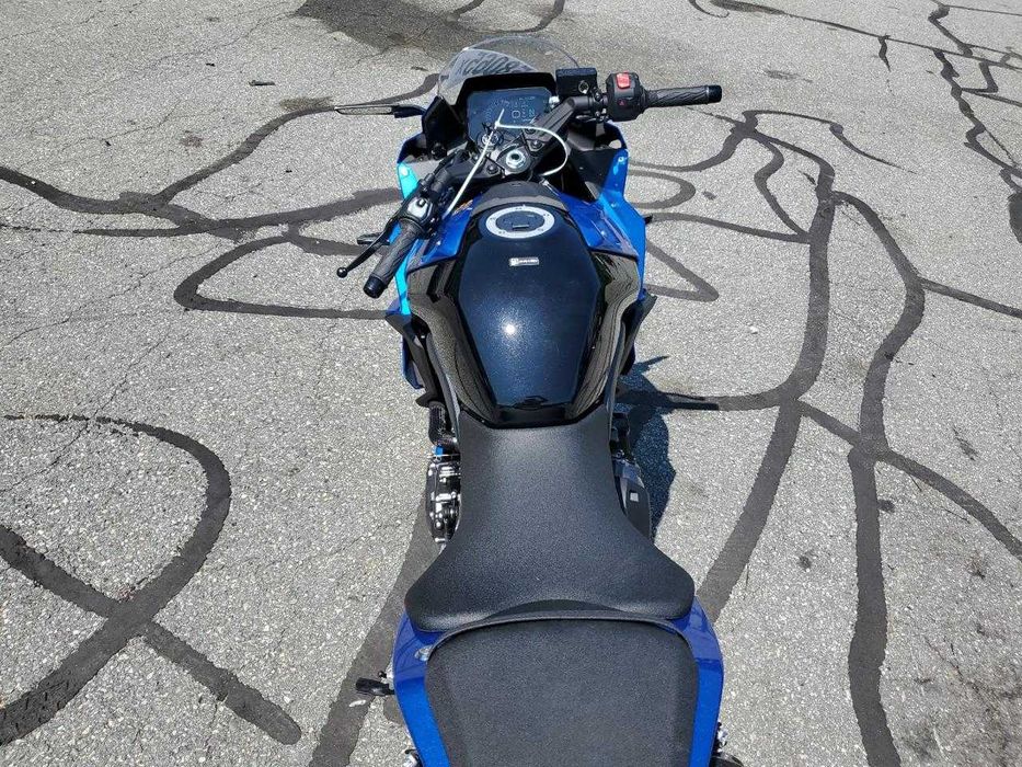 2024 SUZUKI GSX800 F