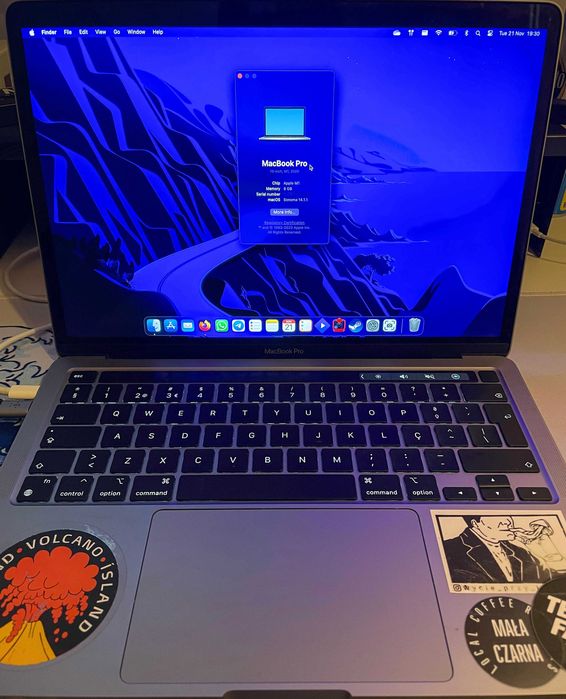 Apple MacBook Pro 13" (2020) - M1 8-Cores/8GB/256GB SSD