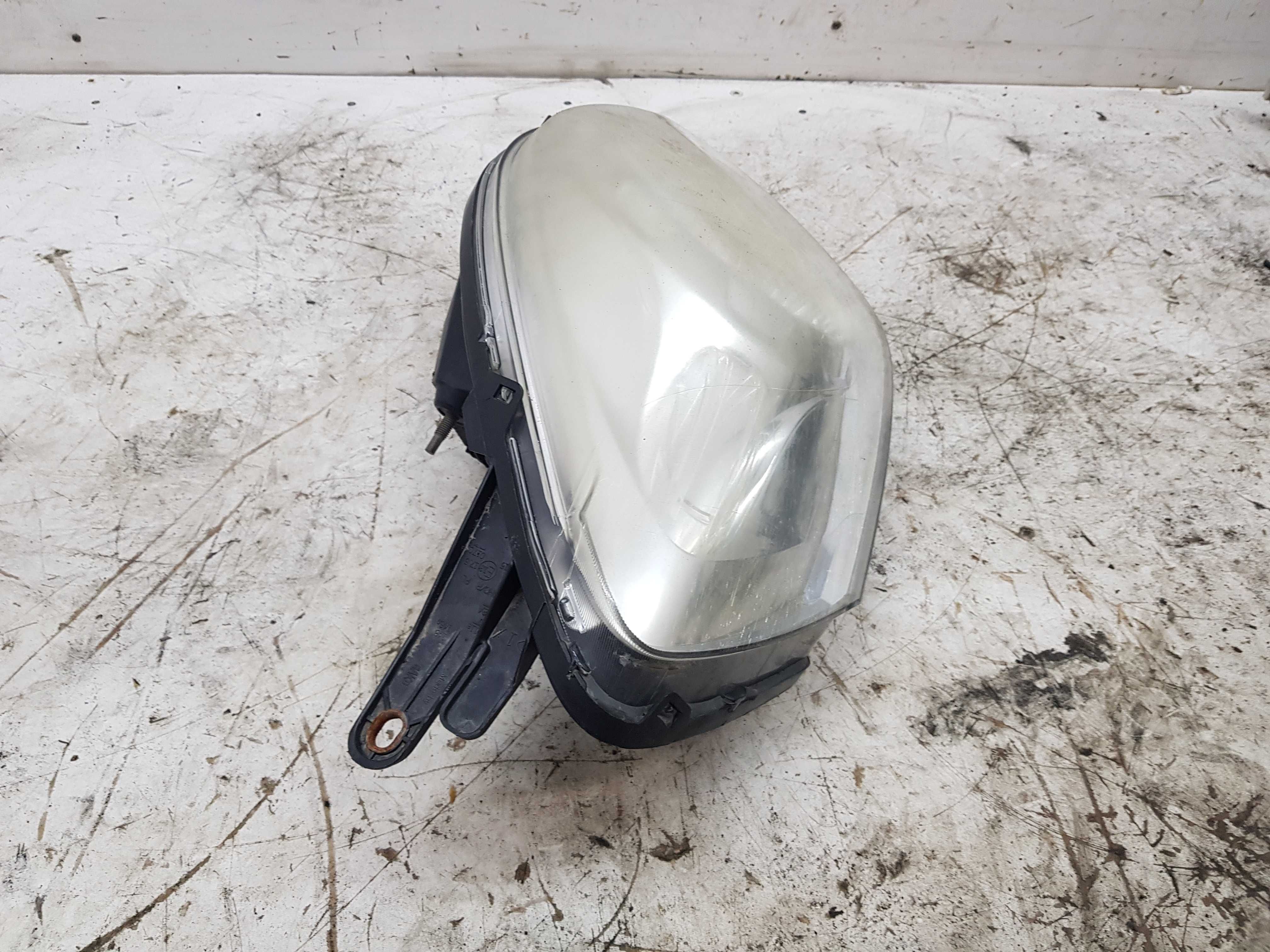 Citroen Nemo Fiat Fiorino Bipper Qubo Lampa Prawa Przednia Prawy Przód