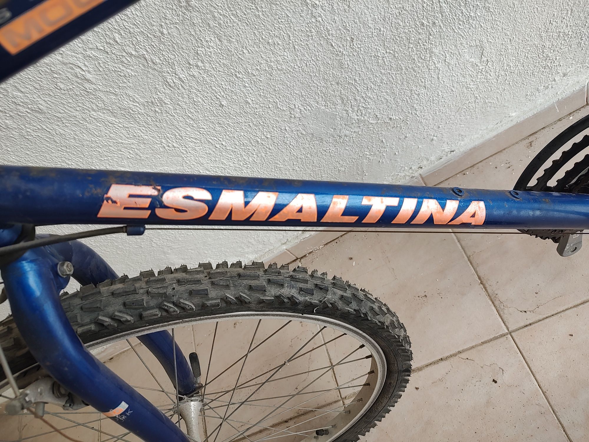 Bicicleta Esmaltina super montanha bike