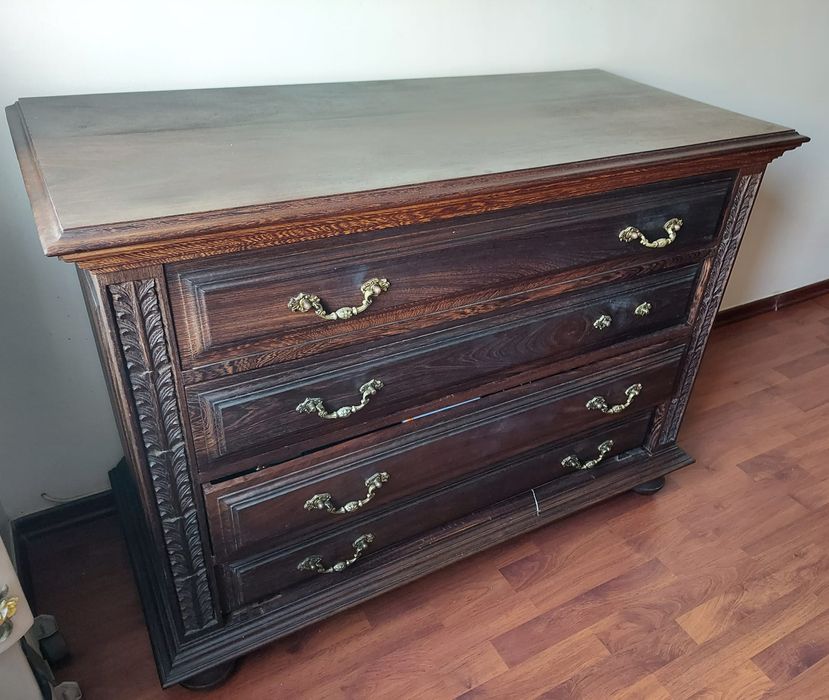 Conjunto de Mesas de cabeceira e cómoda em madeira