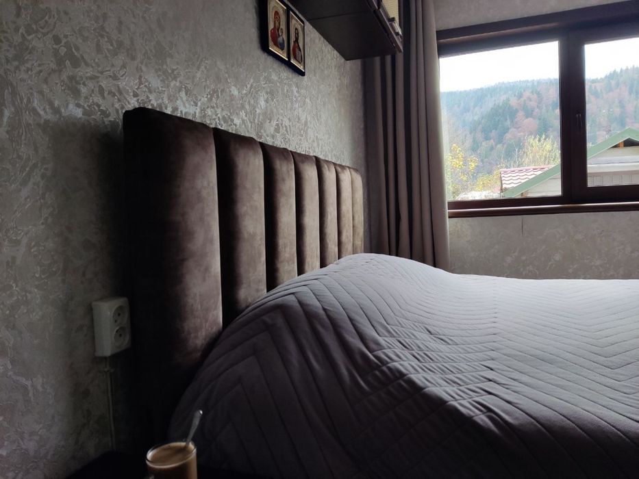 Спинка для ліжка. Мʼка спинка до ліжка