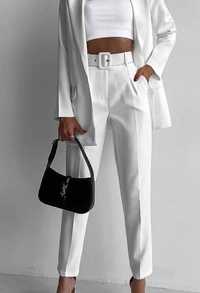 Білий класний костюм та блузка