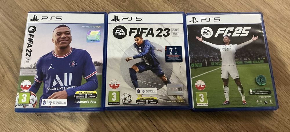 FIFA22  FIFA23   FIFA25   gry na PS5  polskie wersje językowe