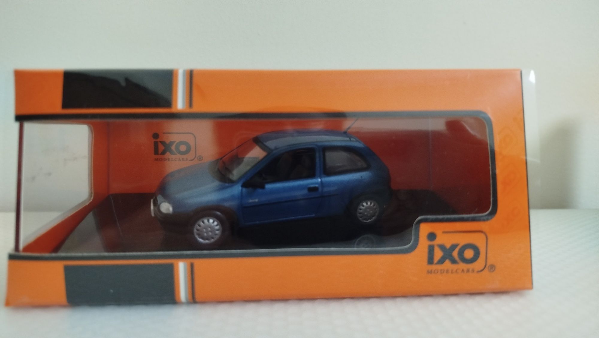 Miniatura Opel Corsa B 1/43 Nova