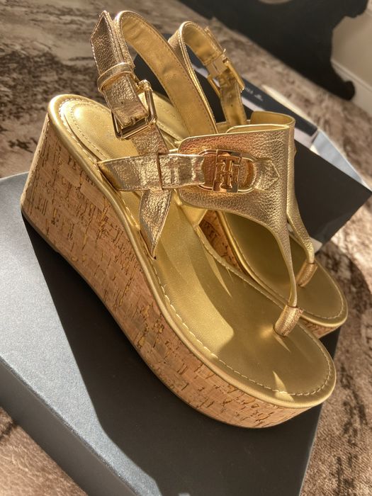 Босоніжки Tommy Hilfiger золоті