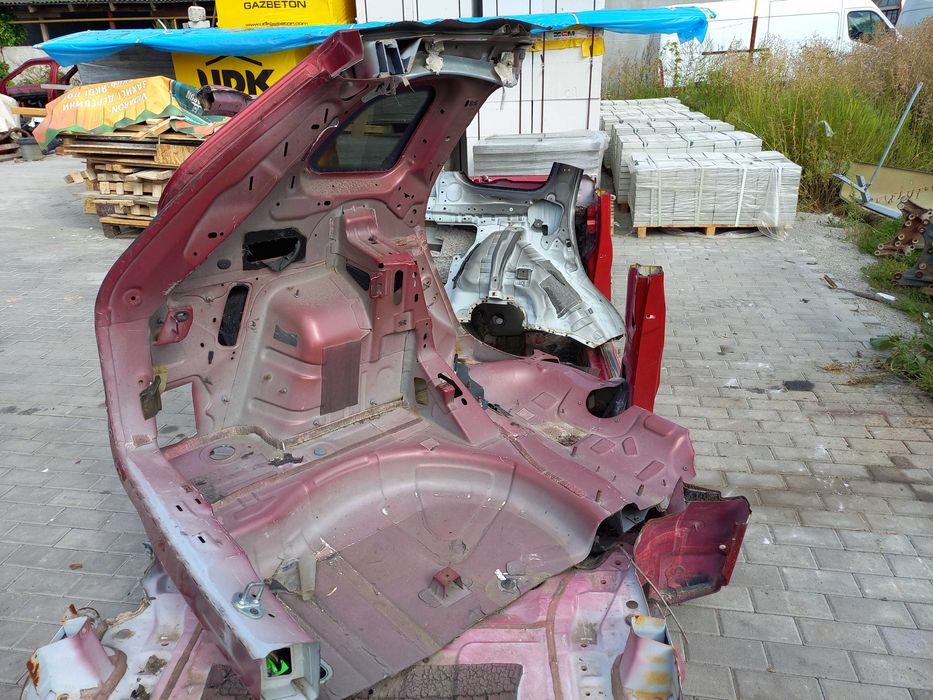 Четверть задня ліва Jeep Cherokee KL 14-18