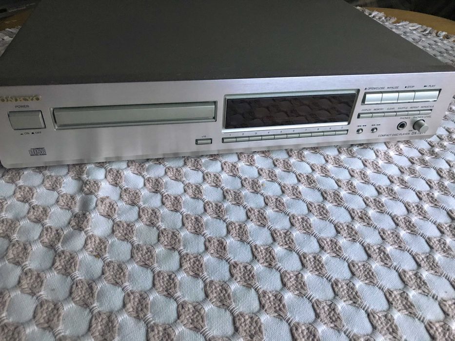odtwarzacz ONKYO -  cd DX-7211 i dvd DV-S 535
