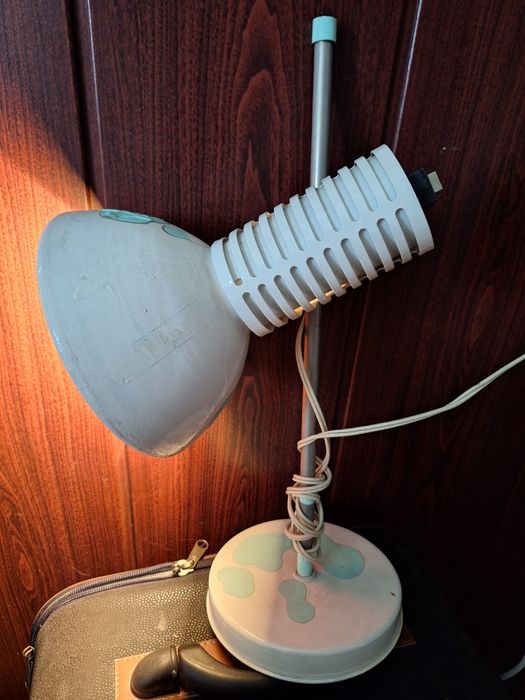 Kolekcja PRL stara lampa lampka na biurko