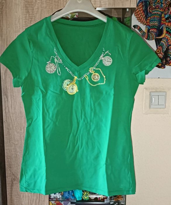Zielony t-shirt z cekinami #31