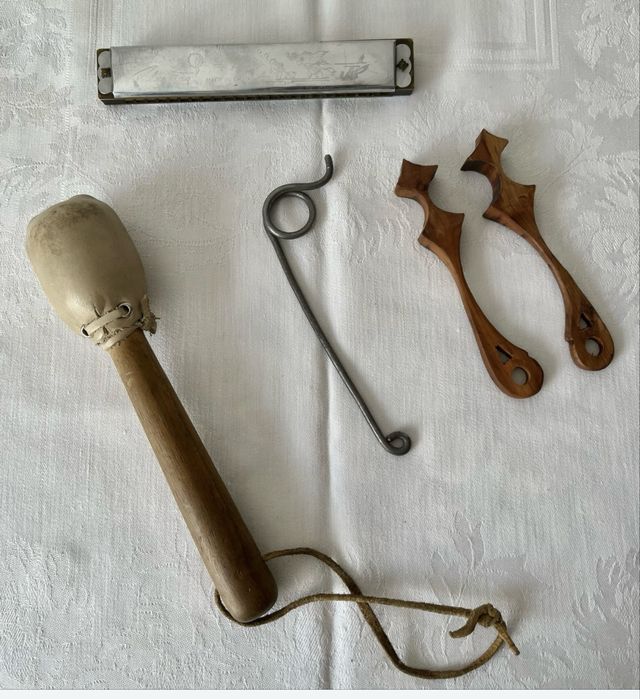 Музичні інструменти. Палички до гуцульського бубна (барабану)
