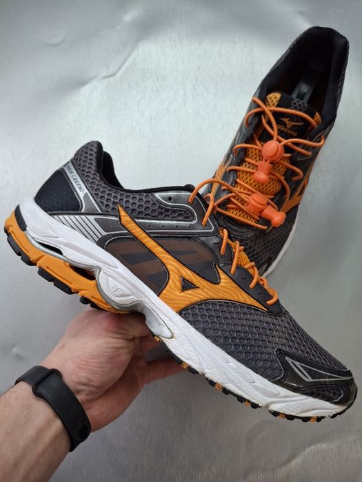 Кроссовки Mizuno Wave Legend 2