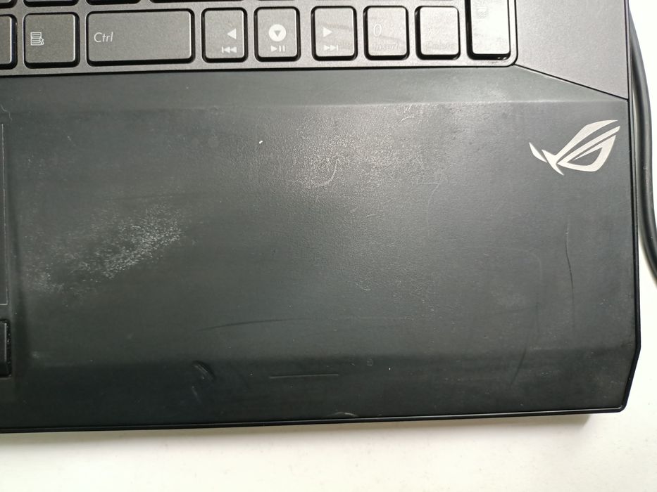 ASUS ROG G73J 17.3" i7-q720, RAM 12, hdd 1tb, video radion 1 g USA