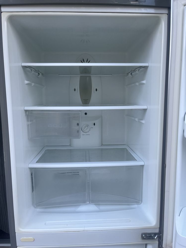 Продам холодильник LG