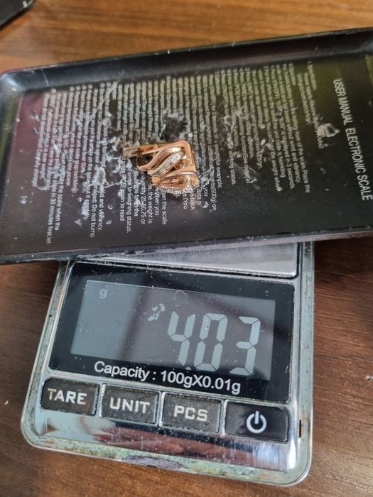 Золотые серьги с бриллиантами