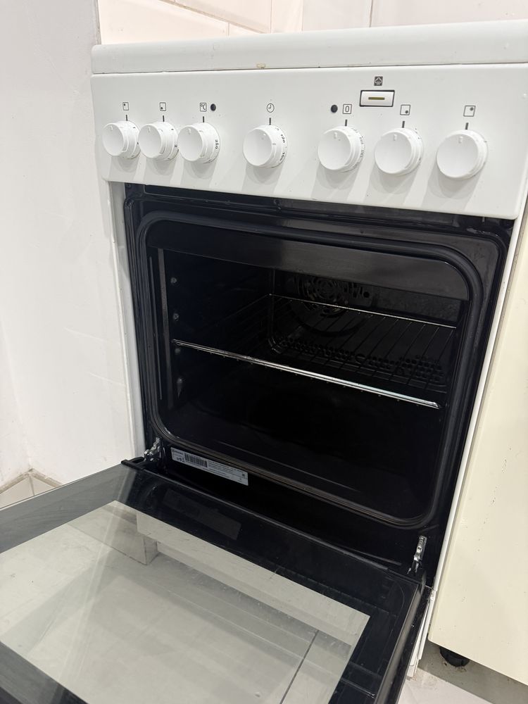 електрична духовка / плита Electrolux
