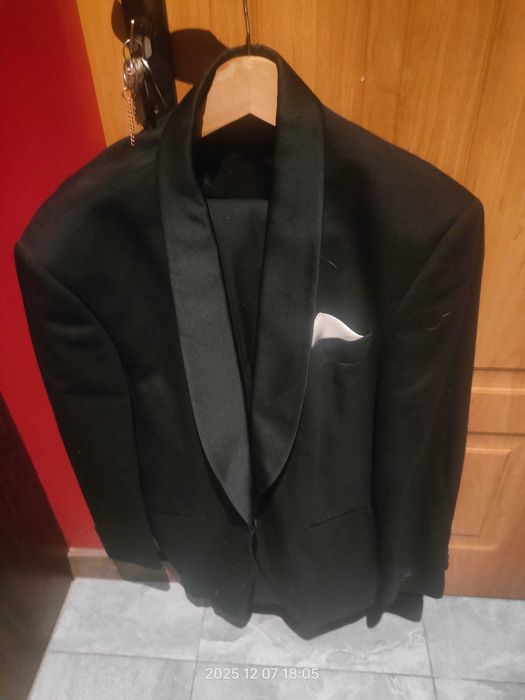 Sprzedam Garnitur męski