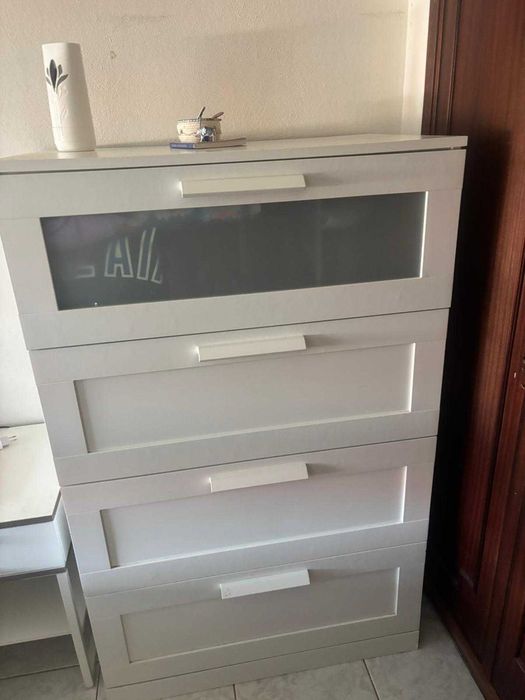 Cómoda BRIMNES Ikea