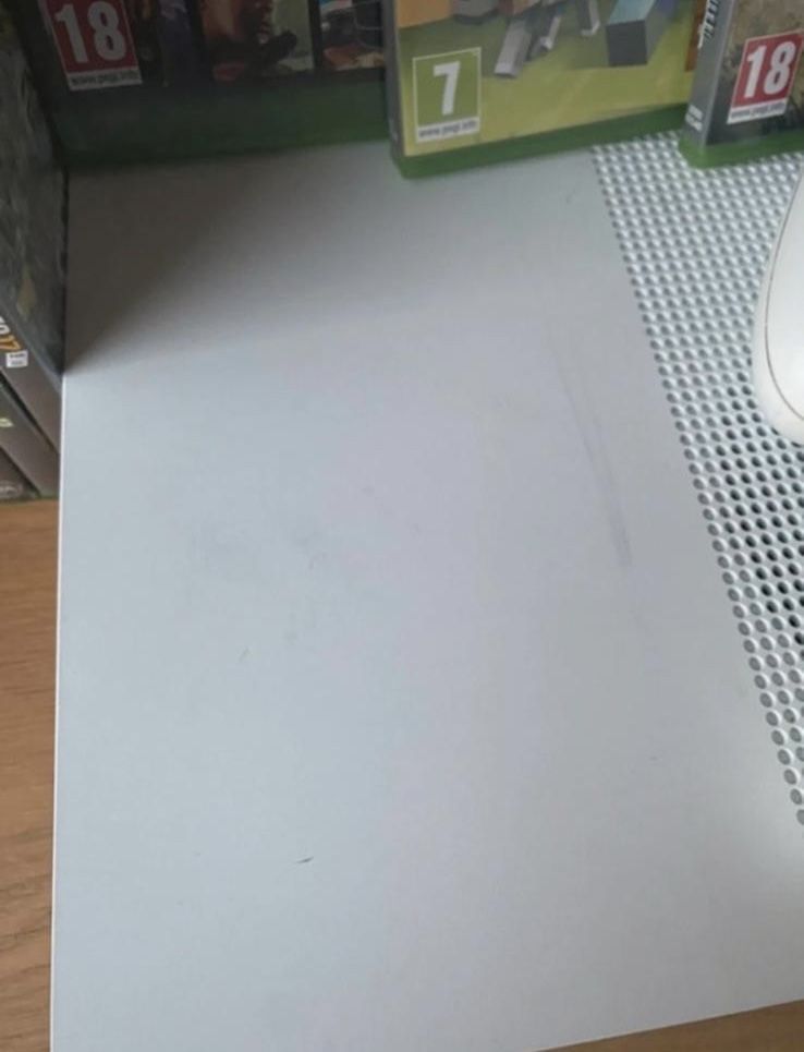 xbox one com comando e 6 jogos