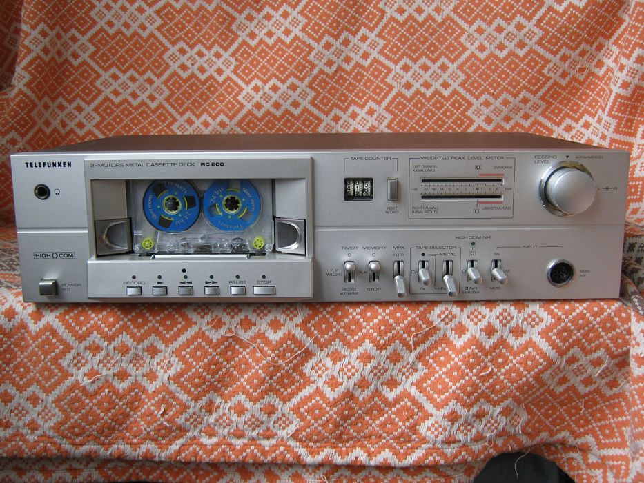 Касетна дека продам