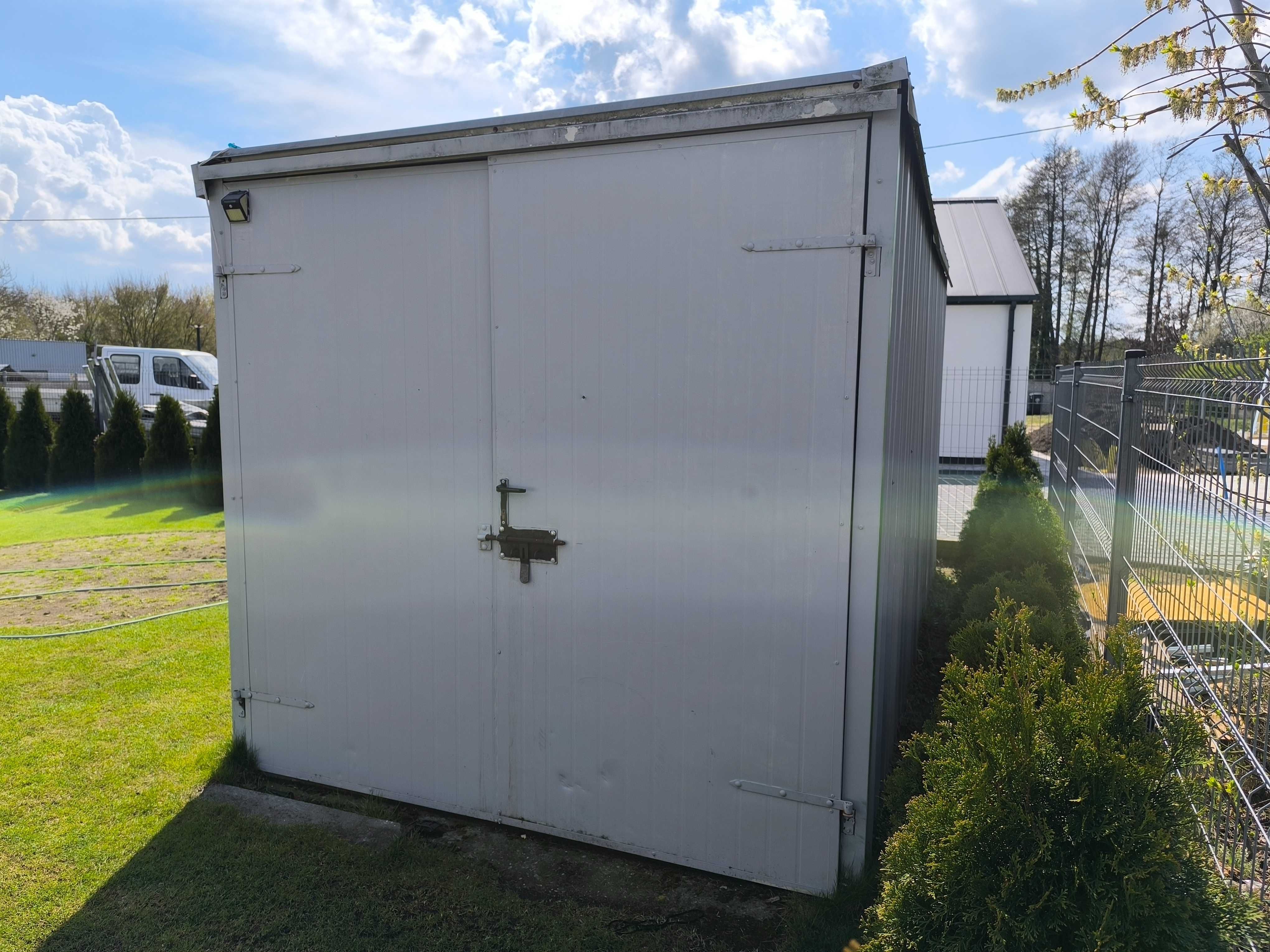 Blaszak na budowę 2,5x5m – solidna buda na budowę , kontener