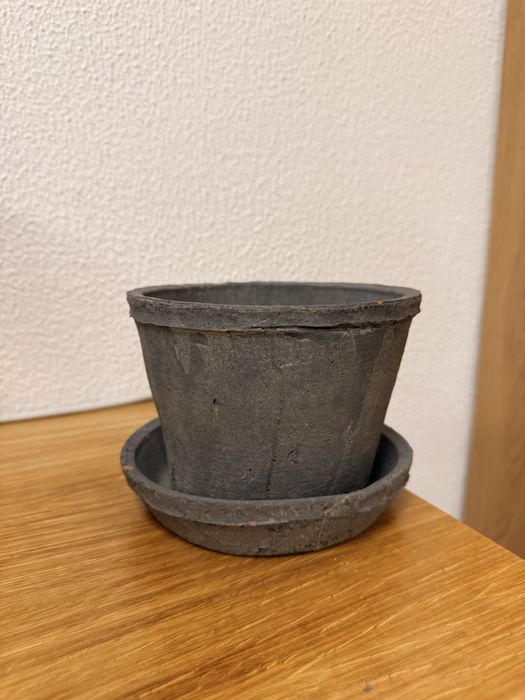 Vasos de Barro Cinzentos