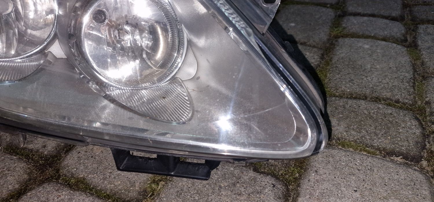 Reflektor Lampa prawy przód Opel Corsa D