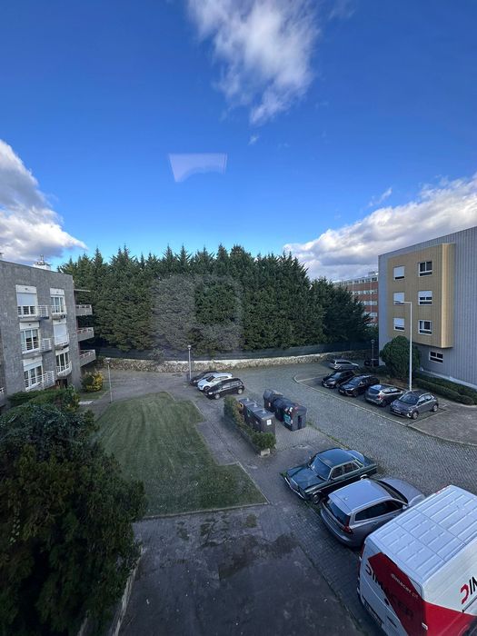 * Reservado - Arrendo T2 c/garagem e sótão