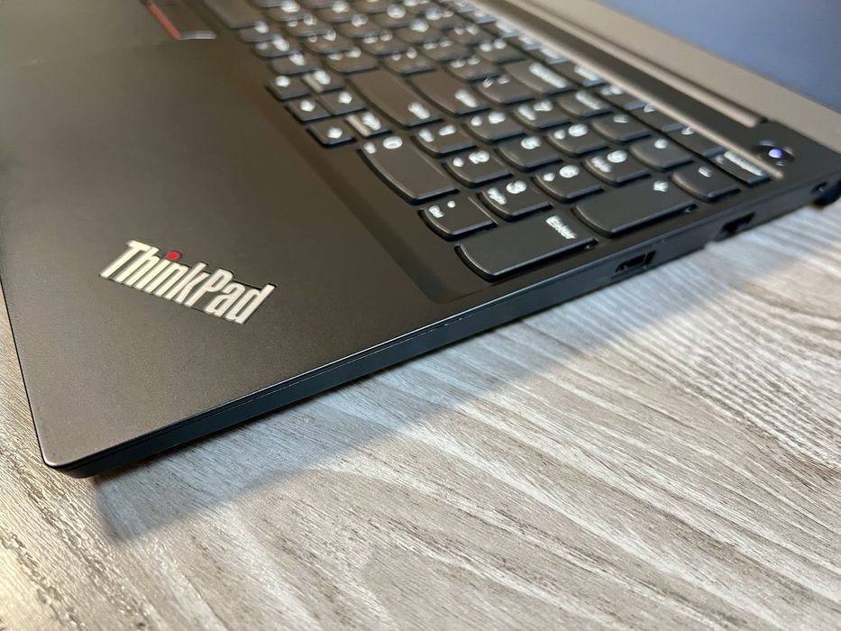 Lenovo ThinkPad E15 Core I3/16Gb/256Gb/IntelUHD/15.6/Як новий