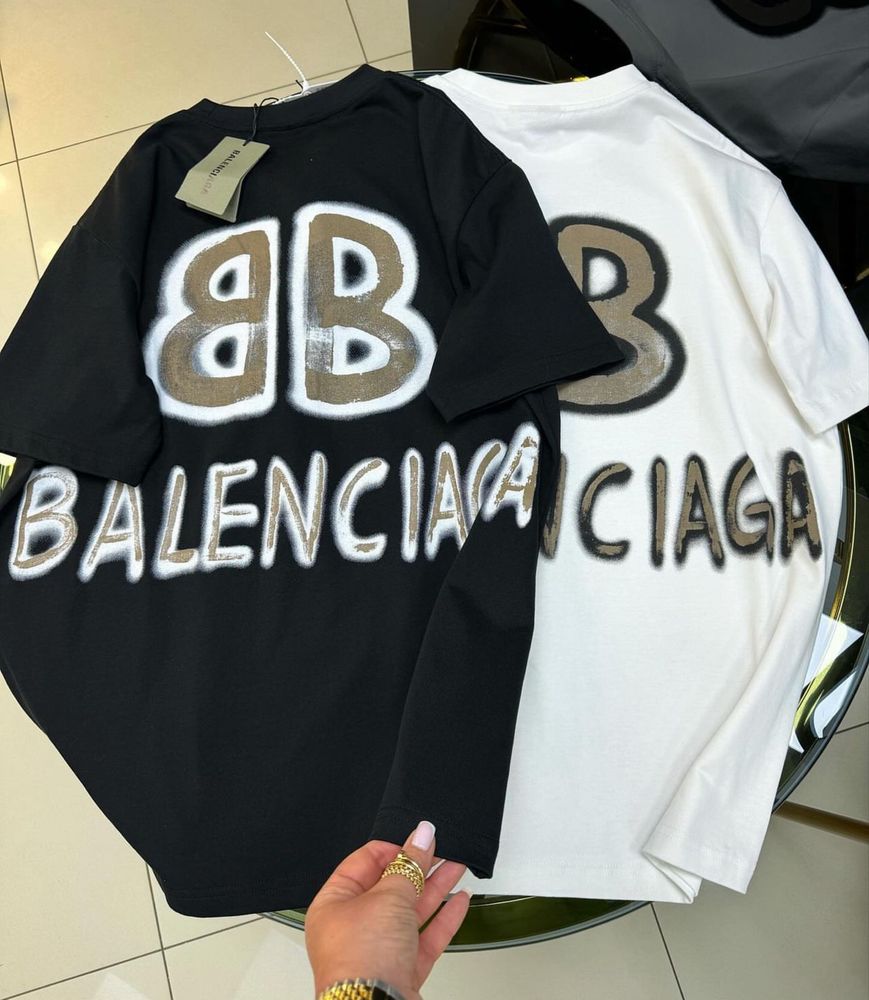 Футболка бренд Balenciaga