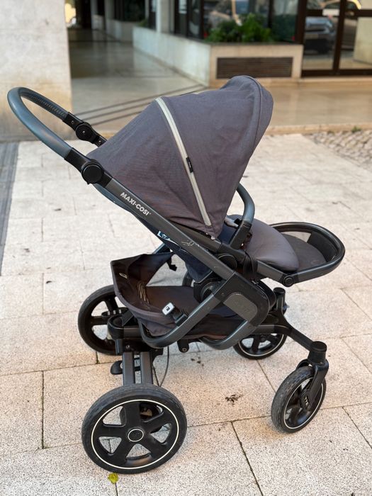 Carrinho de bebê já com o ovo