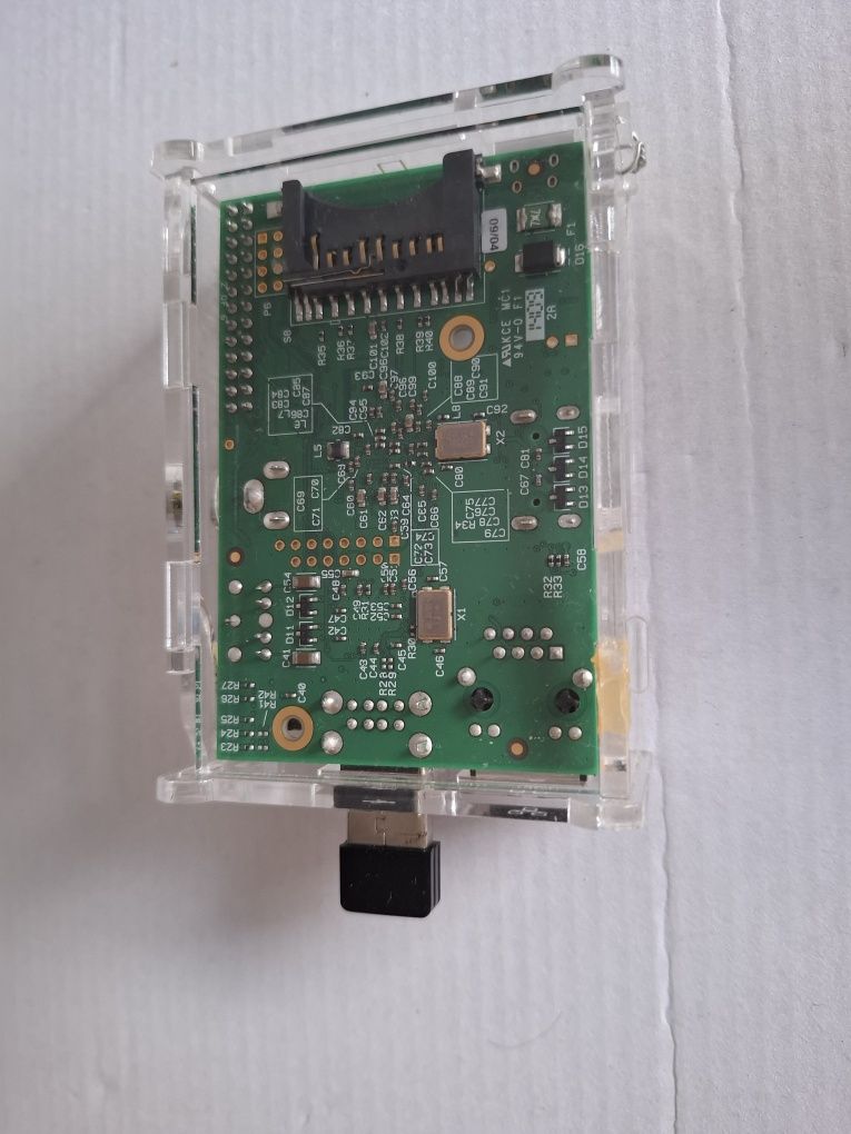 Raspberry pi 1	 b moduł Wi-fi dedykowana kamera