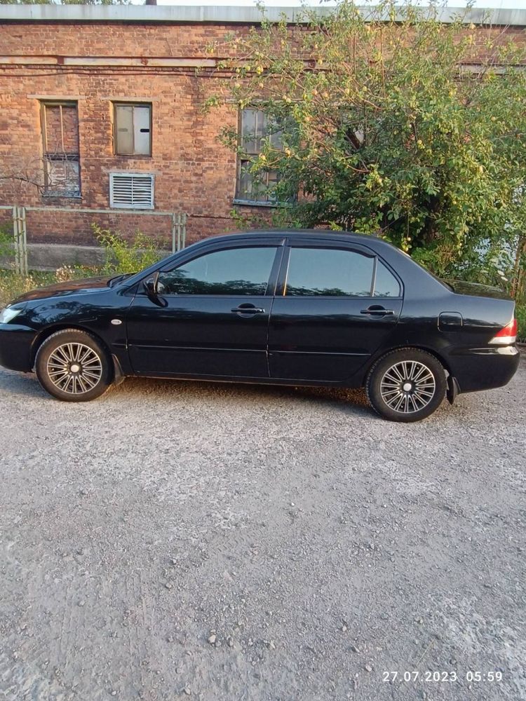 Продаю Mitsubishi Lanser 1.6