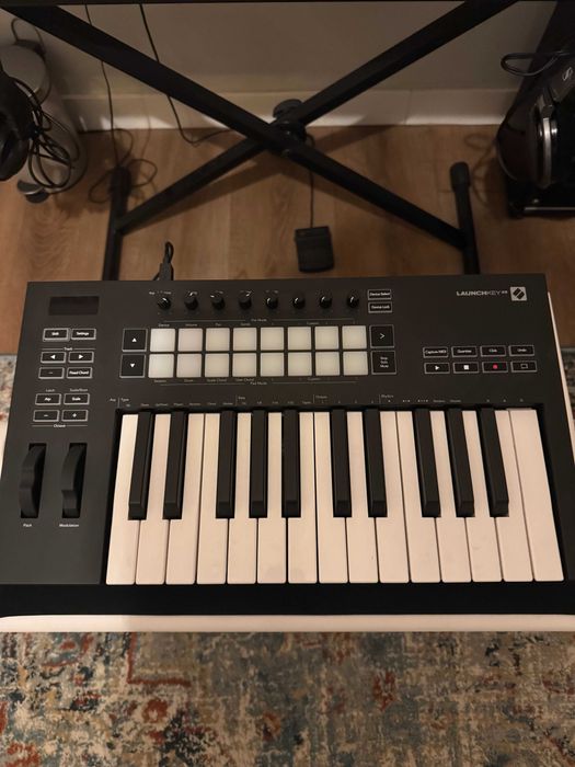 Novation Launchkey 25 MK3