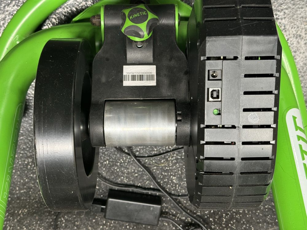 Trenażer Kinetic Rock and Roll plus Smart Control Power Unit