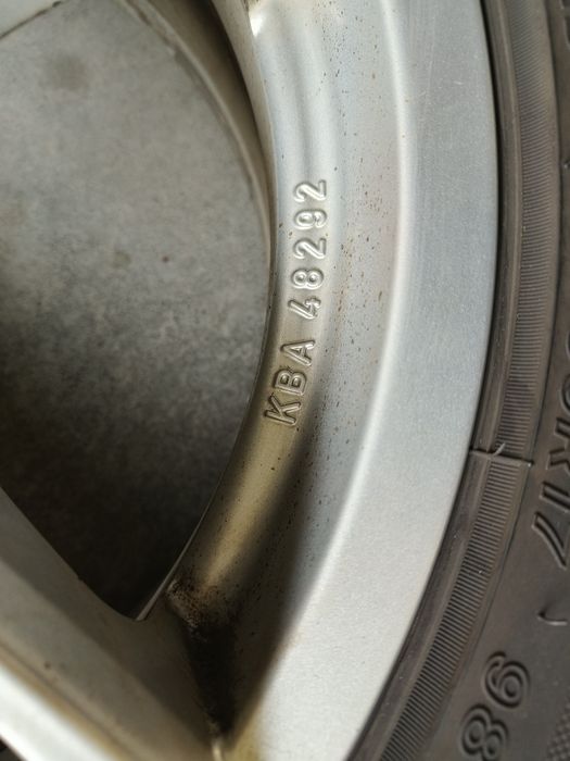 Felgi aluminiowe 17" Alutec Audi/VW/Skoda 5x112 + opony zimowe Lassa