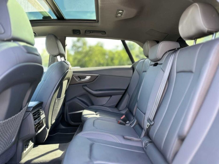 Audi Q8 quattro Premium Plus      2021