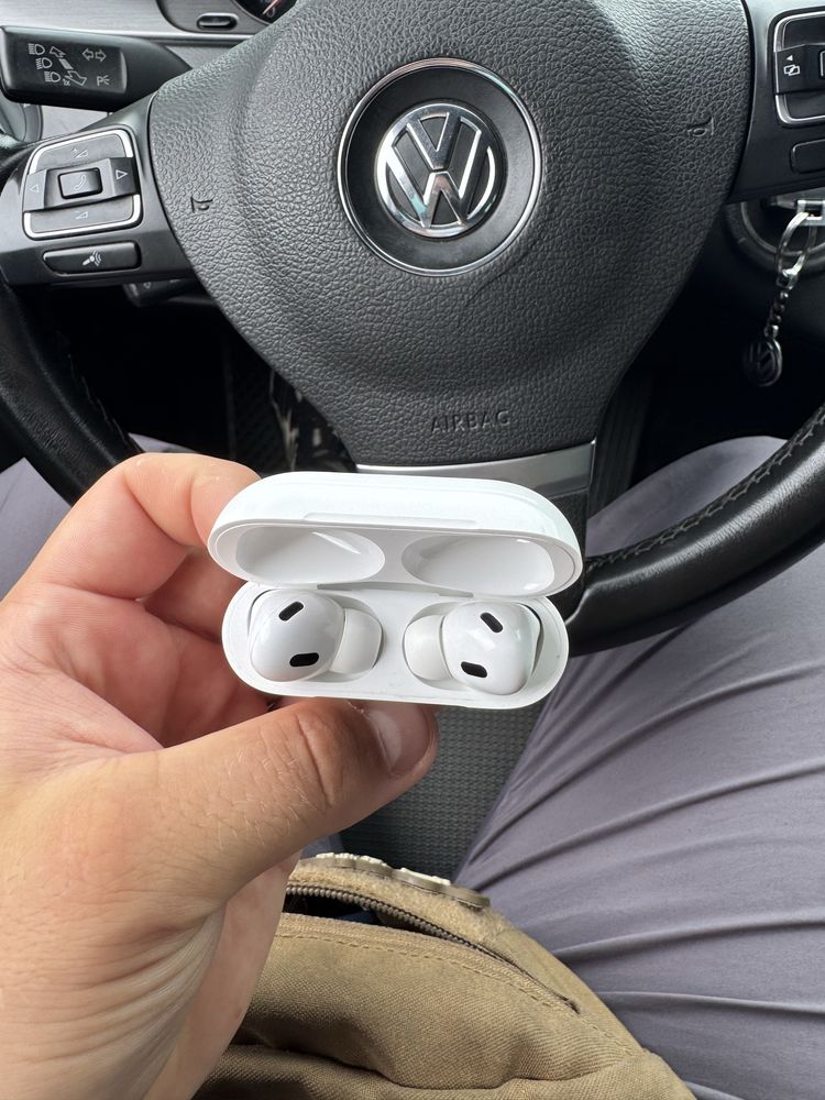 Продам AirPods Pro 2 with MagSafe Case (USB‑C)
