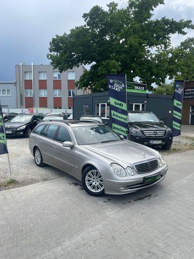 Mercedes - Benz E320 / 3.2d// AUTOMAT// klima// alu// hak// 204 KM//