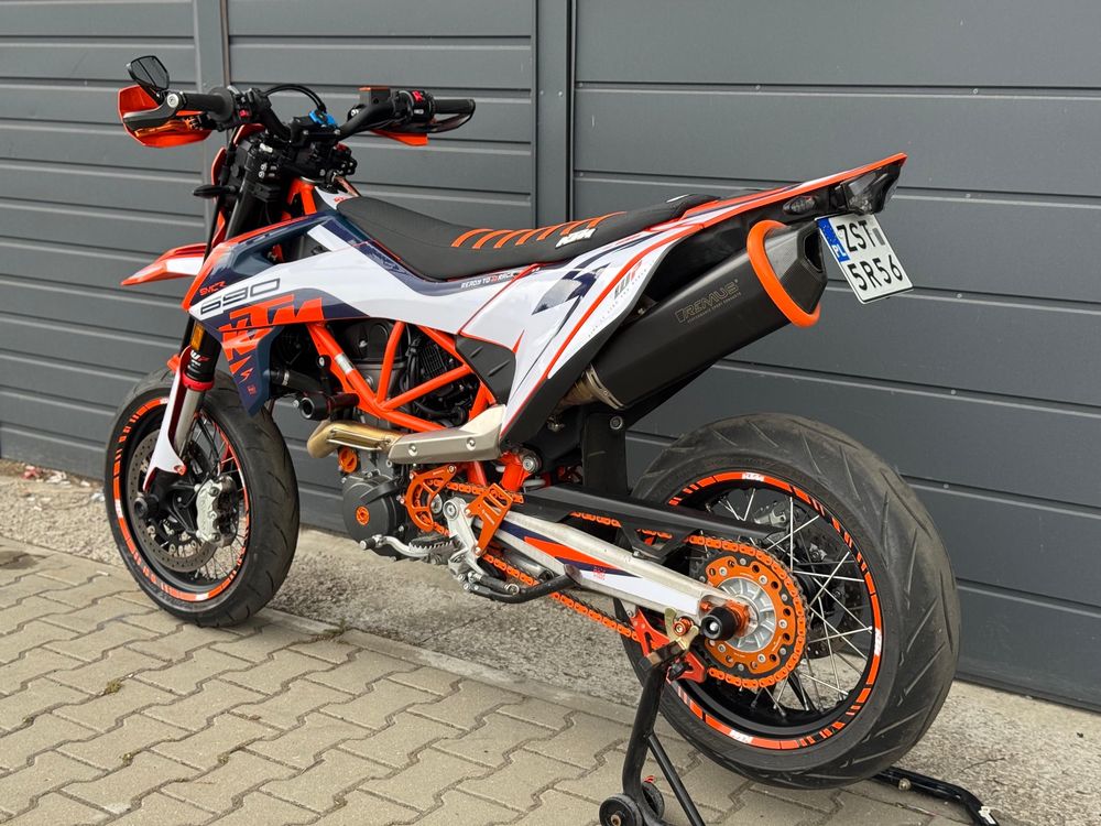 Ktm 690 smc r 2023 6tys.km super stan!! Supermoto 701 husqvarna