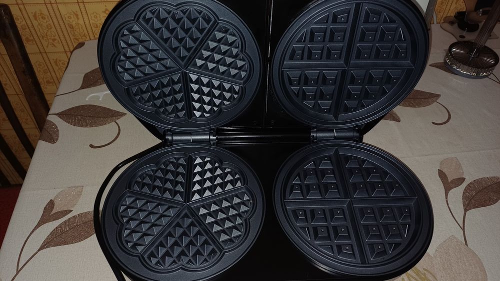 Вафельниця Gorenje WM1400SB (SW-2502M)