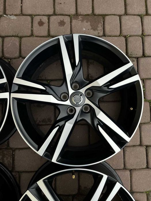Oryginalne alufelgi Volvo 5x108 19 XC60 XC40 Bicolor R-Design