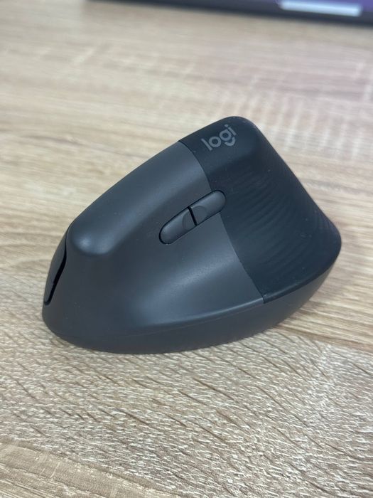 Бездротова миша Logitech Lift Ergonomic Vertical Graphite (910-006473)